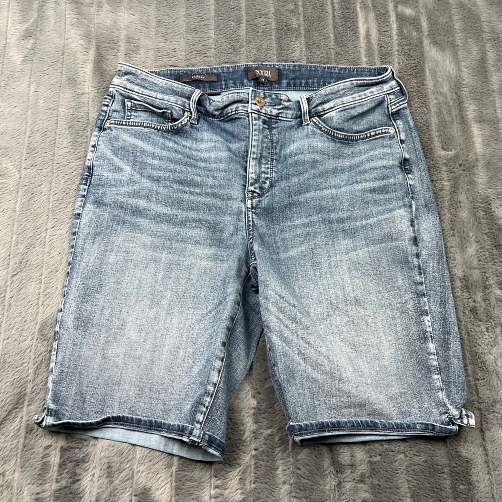 NYDJ Briella Denim Shorts Womens 12 Blue Cool Embrace Lift Tuck Medium Wash